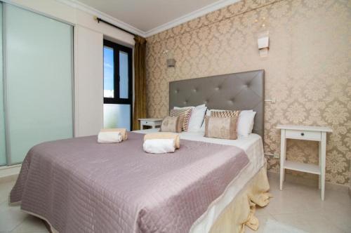 Quarteira Beachside Escape