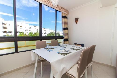 Quarteira Beachside Escape