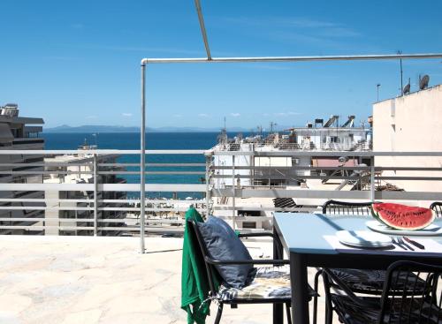 Wonder Apartment over the Sea