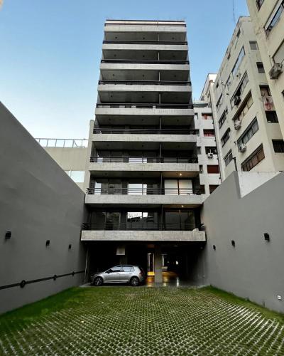 Το κτήριο όπου στεγάζεται  το διαμέρισμα