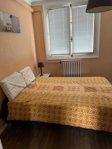 Postel nebo postele na pokoji v ubytování Ntes Rezé 3P Box gratuit 1 à 6 pers Linge fourni
