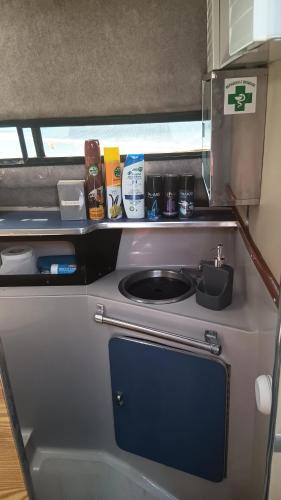 Dapur atau dapur kecil di Boat RENT