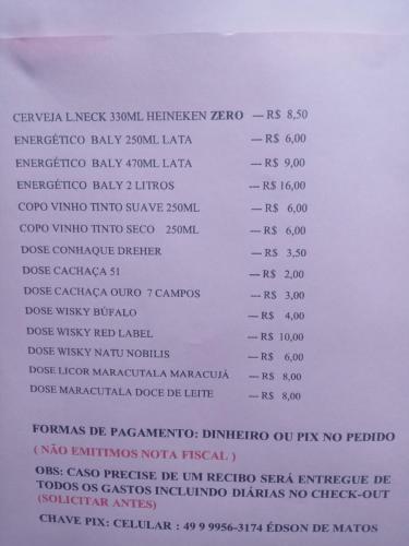a menu for the chicken liver stew hertz restaurant at POUSADA ALTERNATIVA MANU LAGES Quarto Com Banheiro no Corredor in Lages