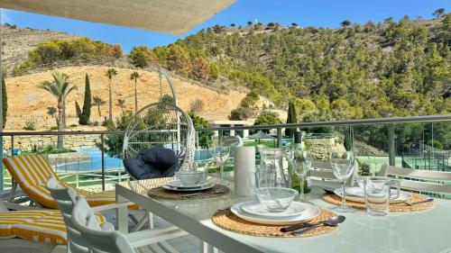 Skyline 2 Gran terraza privada y vistas a la piscina