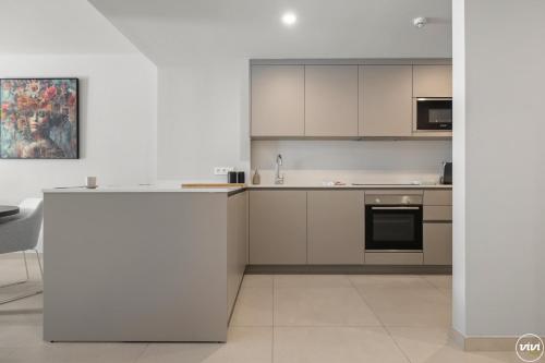 ViVi Homes - Cosy Beach Pool, Gym & Beach