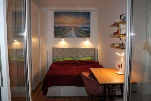 NEW City Terrace Apartment And Open Kitchen