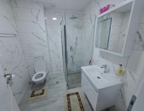 Renome apartmaniにあるバスルーム