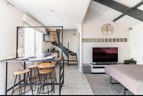 Studio moderne avec charme et accès propre