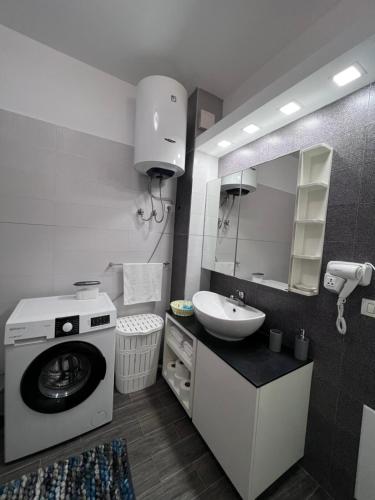 Ένα μπάνιο στο Stadio apartments Shkoder