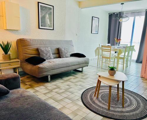 Appartement T2 40m2 à DEUX PAS centre PORT