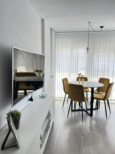 Diana Apartment - Terrace and Pool - 80m from the Beach
