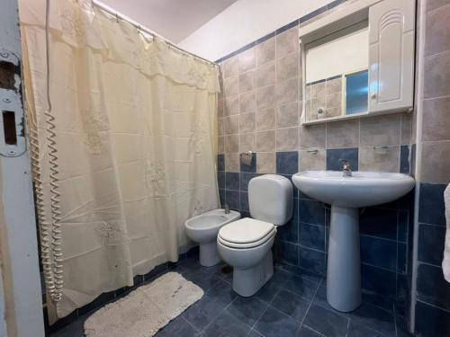 Ένα μπάνιο στο Hotel Alfonso NUEVO DUEÑO