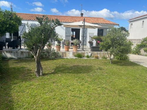 Maison soignée proche plage et centre-ville, avec jardin clôturé et wifi - FR-1-22-332