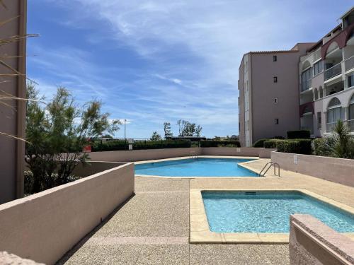Appartement Rénové 5P à Agde - Parking, Piscine, Proche Plages et Commerces - FR-1-749-67