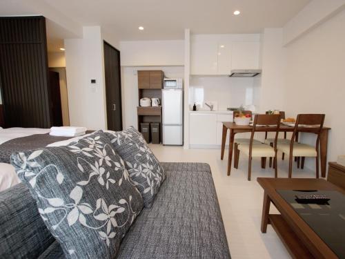 Η κουζίνα ή μικρή κουζίνα στο Sunset Resort Mihama -SEVEN Hotels and Resorts-