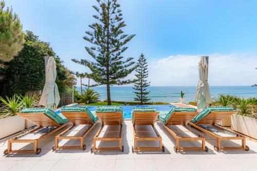 Villa Calmamar Cabopino Beachfront in Marbella