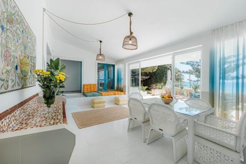 Villa Calmamar Cabopino Beachfront in Marbella