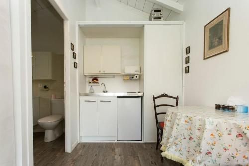 Ένα μπάνιο στο Studio indépendant dans un jardin - Hossegor