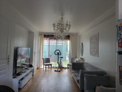 Gallery image of Villa coubron Montfermeil in Montfermeil