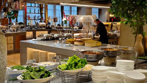 Jídlo v hotelu nebo okolí