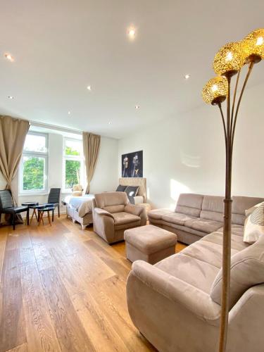Elegant 2BR Apartment with Balcony Near Millennium City