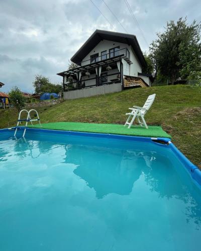 Kolam renang di atau dekat dengan House of moonlight
