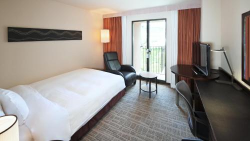 Televisyen dan/atau pusat hiburan di ANA Crowne Plaza Hotel Nagasaki Gloverhill by IHG