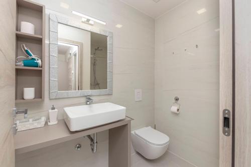 Ένα μπάνιο στο Rooms S Center