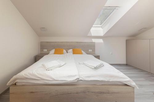 Ένα ή περισσότερα κρεβάτια σε δωμάτιο στο Rooms S Center