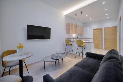 TOP renovated 1 bedroom near Palais 2P1 by RIVAEVENT