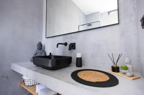 Φωτογραφία από το άλμπουμ του Miguel Luxury Beach Front Villa σε Φάνες