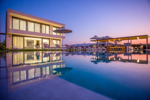 Πισίνα στο ή κοντά στο Miguel Luxury Beach Front Villa
