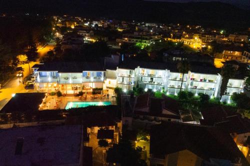 Gallery image of Zeus Paradise Hotel Ammoudia in Ammoudia