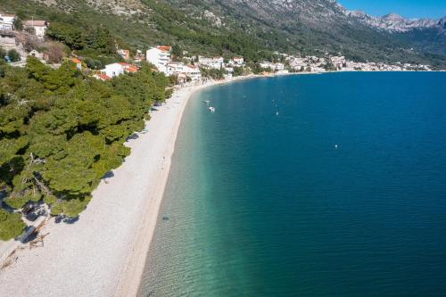 an aerial view of a beach and the ocean at Villa Laganini Apartment 2&4 in Podaca