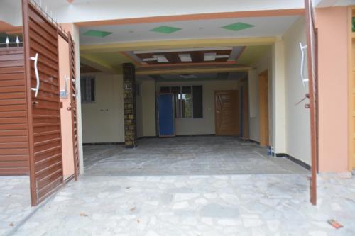 Muka bangunan atau pintu masuk Mashal Palace