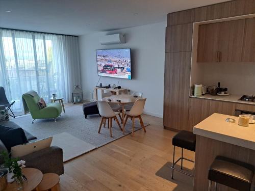 Televisyen dan/atau pusat hiburan di Wattle House at Highpoint