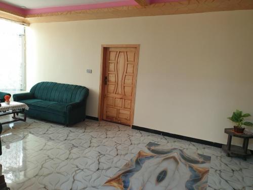 Ruang duduk di Mashal Palace