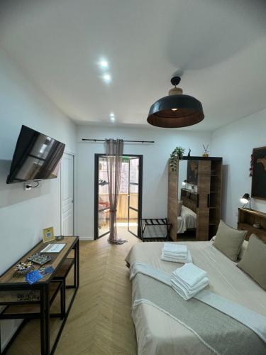 Gennarino Apartments - Panorama Suite with balcony and Urban Loft