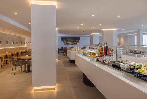 Makanan di atau berdekatan hotel
