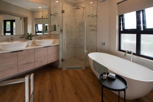 Un baño de The Peaks - Kingswood Golf Estate
