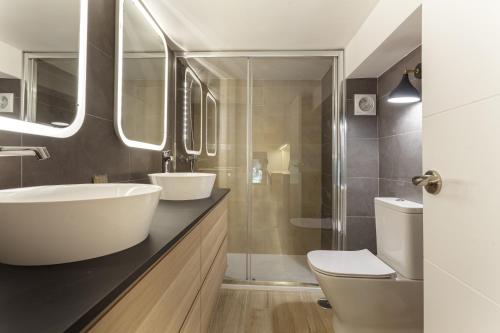 Apartamento Retiro V en Madrid tesisinde bir banyo