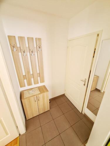 ソコバニャにあるMaja V Apartmani Sokobanjaのギャラリーの写真