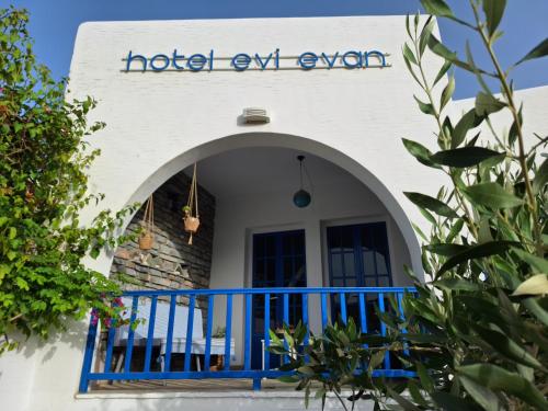 Foto da galeria de Εvi Evan Hotel em Galissas
