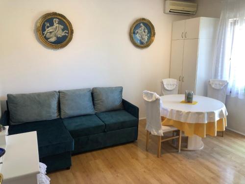 Posedenie v ubytovaní Apartmani Gloria