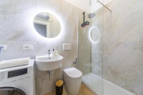 Salle de bains dans l'établissement Elegant and Silent Suite Rooftop View Lambrate M2