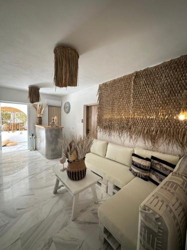 Φωτογραφία από το άλμπουμ του Athina Rooms - Lounge Apartments στην Παροικιά