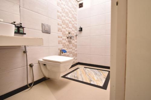 The Aarya A Smart Business Hotelにあるバスルーム