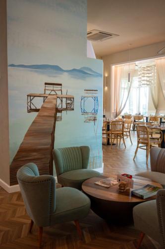 a room with a basketball hoop painted on the wall at Hotel Anna Villa in Balatonföldvár