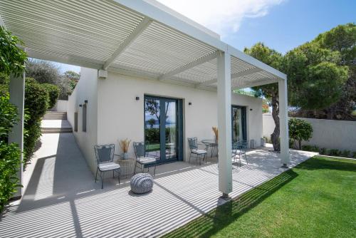 Jardín al aire libre en Maya Luxury Suite