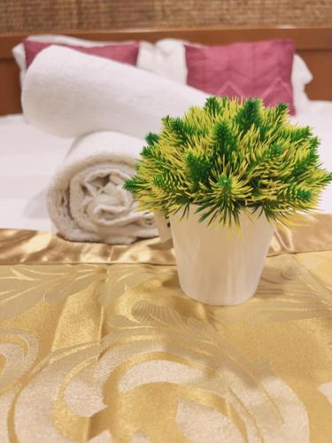Letto o letti in una camera di Riverbank suites apartment level 9